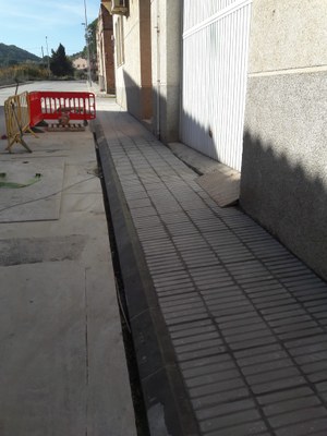 REMODELACIÓ VORERA C/ SANTIAGO RUSSINYOL