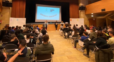 60 alumnes de primer d’ESO de l’Institut Nou d’Alcarràs aprenen què fa per ells la Regidoria de Joventut de l’Ajuntament