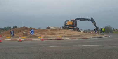 Alcarràs continua amb la millora de les entrades al municipi amb la dignificació de la rotonda que connecta l’avinguda Catalunya amb l’avinguda de Torres