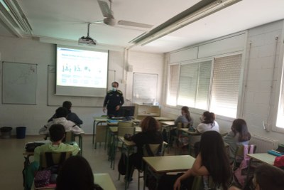  Alcarràs forma la joventut del poble per utilitzar els patinets elèctrics i altre tipus de VMP amb responsabilitat