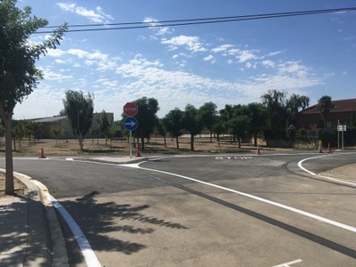 Alcarràs obre una ruta alternativa per facilitar la circulació arran de les obres de la nova rotonda