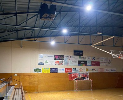 Alcarràs reduirà el 50% del consum de llum dels dos pavellons municipals amb el canvi a LED