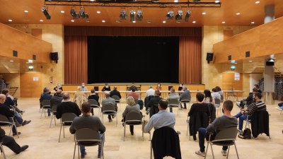 Alcarràs reuneix el sector fructícola per implementar mesures amb les quals prevenir contagis durant la campanya