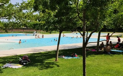 Alcarràs treu a licitació el servei de bar de les piscines municipals