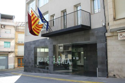 El Ple d'Alcarràs vota en contra de penjar la bandera espanyola al balcó de l'Ajuntament