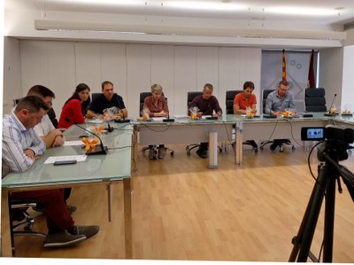 L’Ajuntament d’Alcarràs aprova una moció de suport a l’alcaldia davant la retirada de símbols aprovada per la Junta Electoral