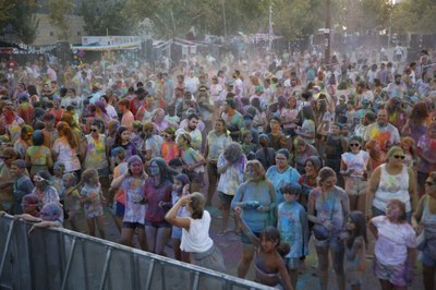 La Festa Holi, plat fort del segon dia de la Festa Major d’Alcarràs