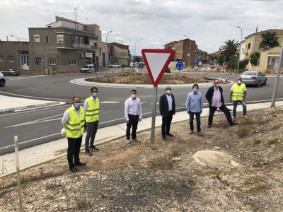 La urbanització de rotonda d’entrada a Alcarràs es completarà aquest estiu
