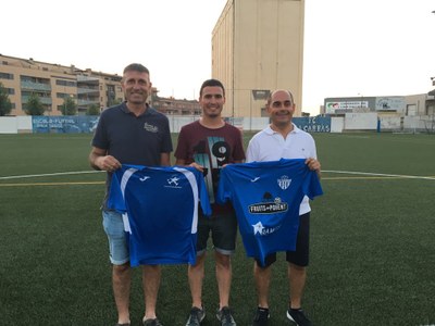 L'escola de futbol del Baix Segrià i el Club de Futbol d'Alcarràs sumen per a millorar la formació esportiva