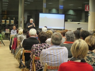 Xerrada de Màrius Serra per celebrar els deus anys de la Biblioteca 